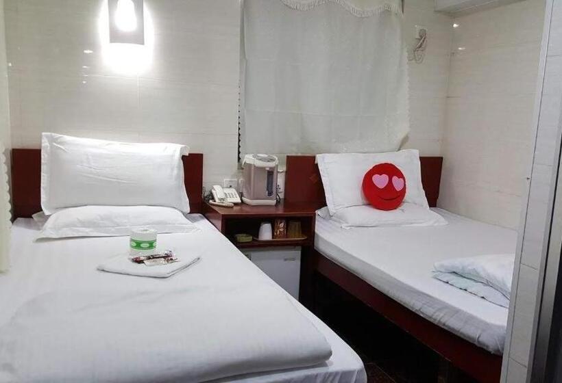 اتاق خانوادگی, Zodiac