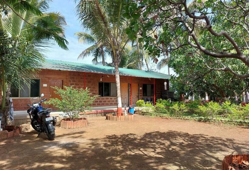 Семейный Номер, Prajakta Rest House