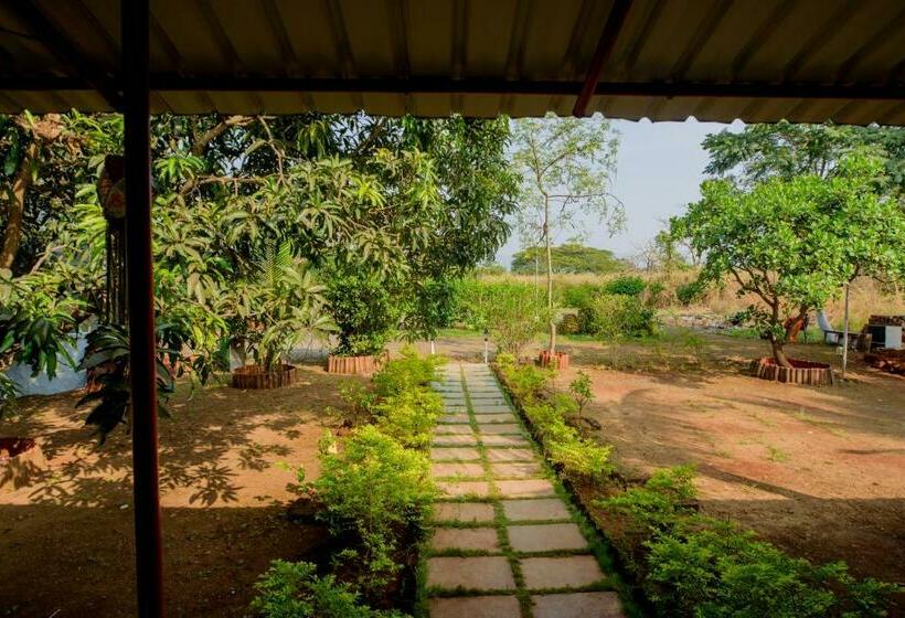 ファミリールーム, Prajakta Rest House