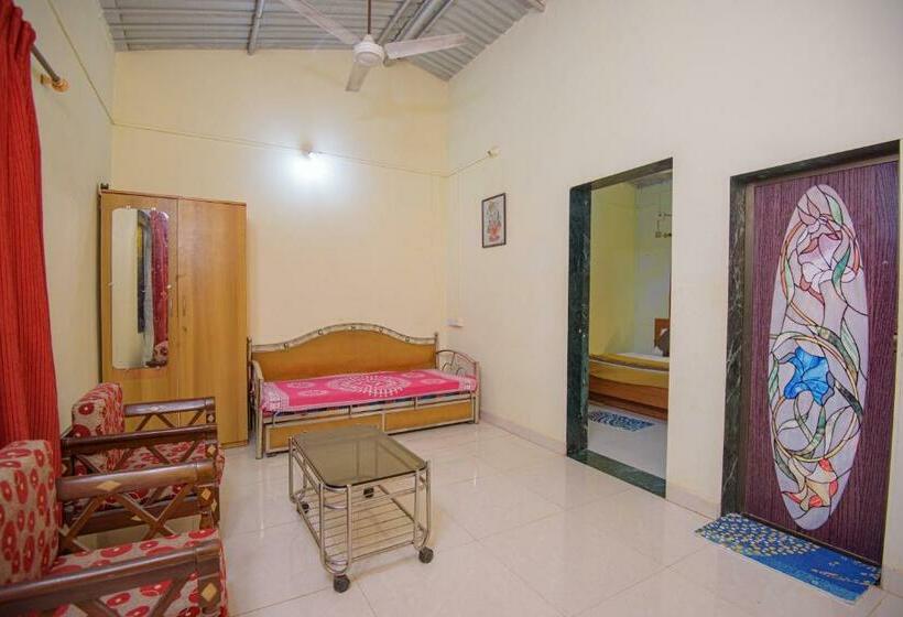 ファミリールーム, Prajakta Rest House