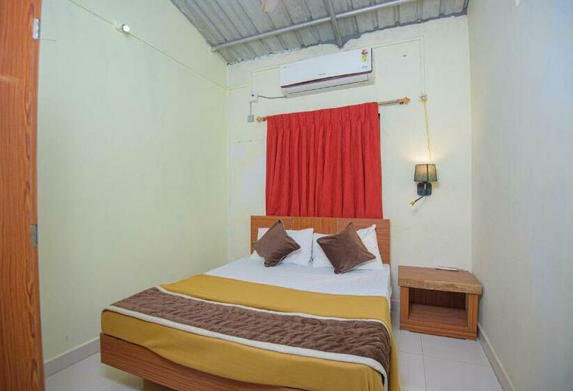 ファミリールーム, Prajakta Rest House