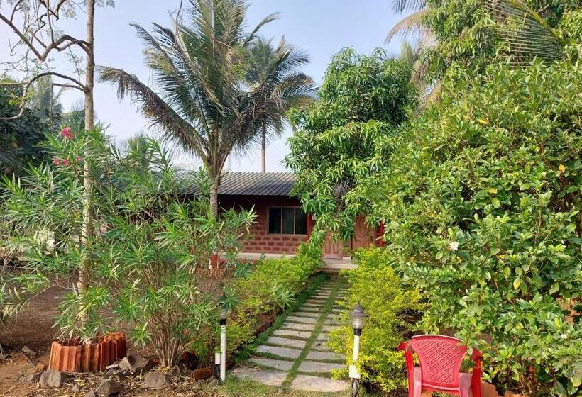 ファミリールーム, Prajakta Rest House