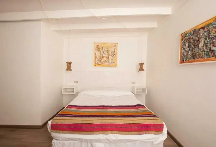 اتاق استاندارد سه نفره, Hostal Copart