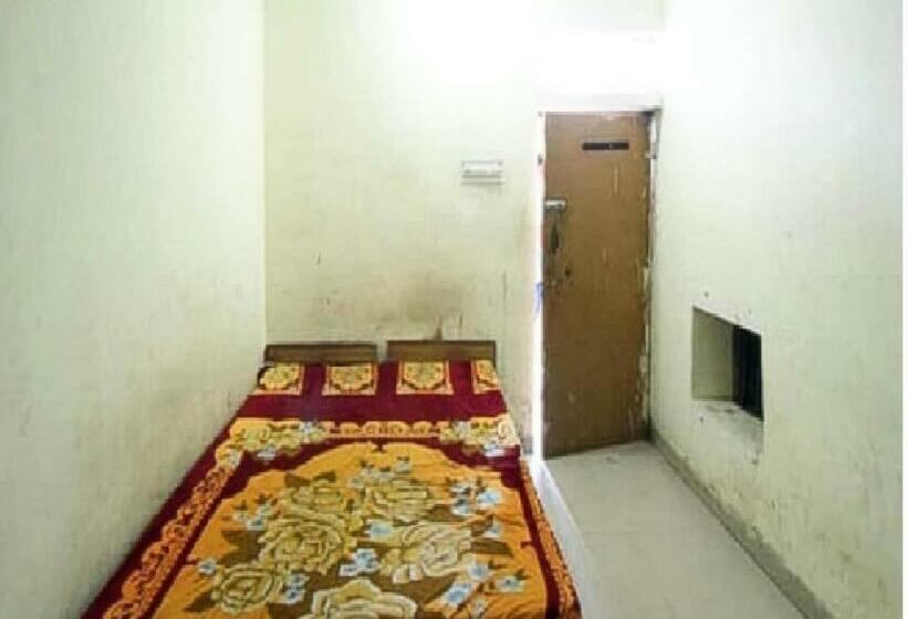 חדר אקונומי, New Agra Guest House By Wb Inn