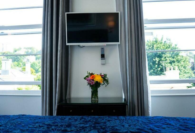 Deluxe Rum, Gresham Court