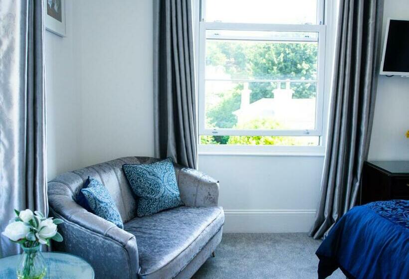 Deluxe Rum, Gresham Court