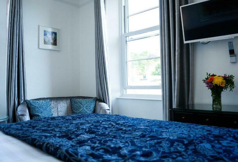 Deluxe Rum, Gresham Court