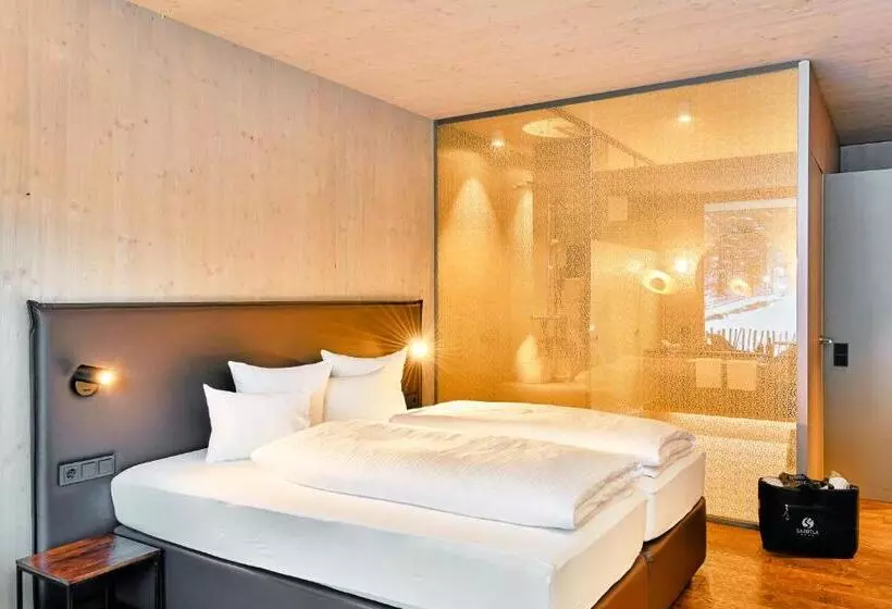 Sviitti Puutarhanäkymä, Aktiv Hotel Sarotla