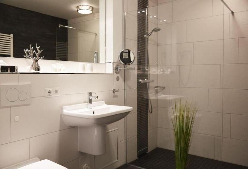 스위트, Aparthotel Bernstein