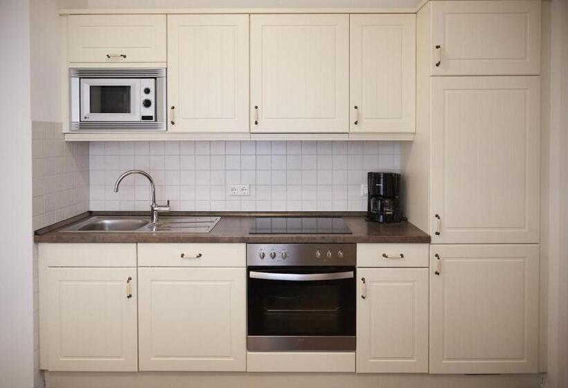 스위트, Aparthotel Bernstein