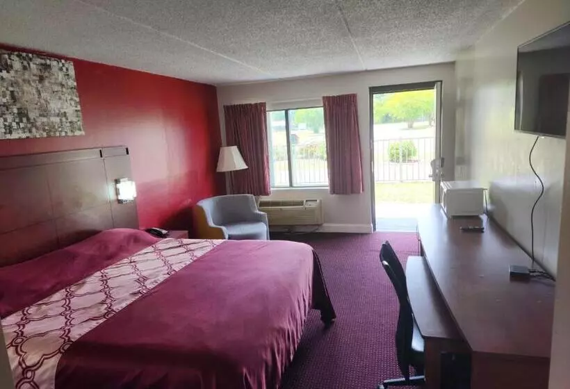 キングサイズベッドのスタンダードルーム, American Inn Chesapeake  Portsmouth