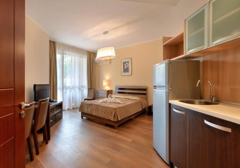 Студия Стандарт, Apart Hotel Golden Line