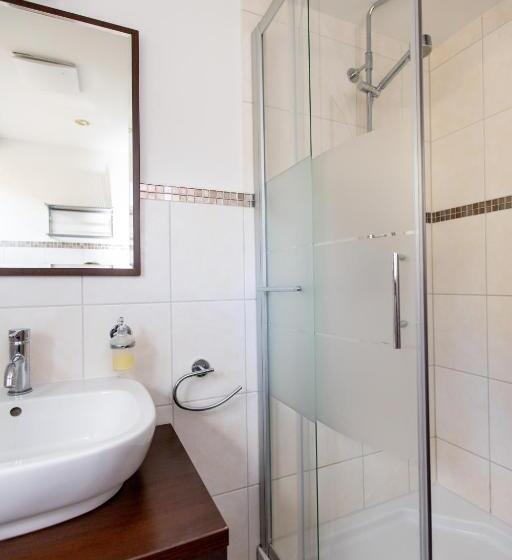 غرفة قياسية, Und Restaurant Haus Sajons