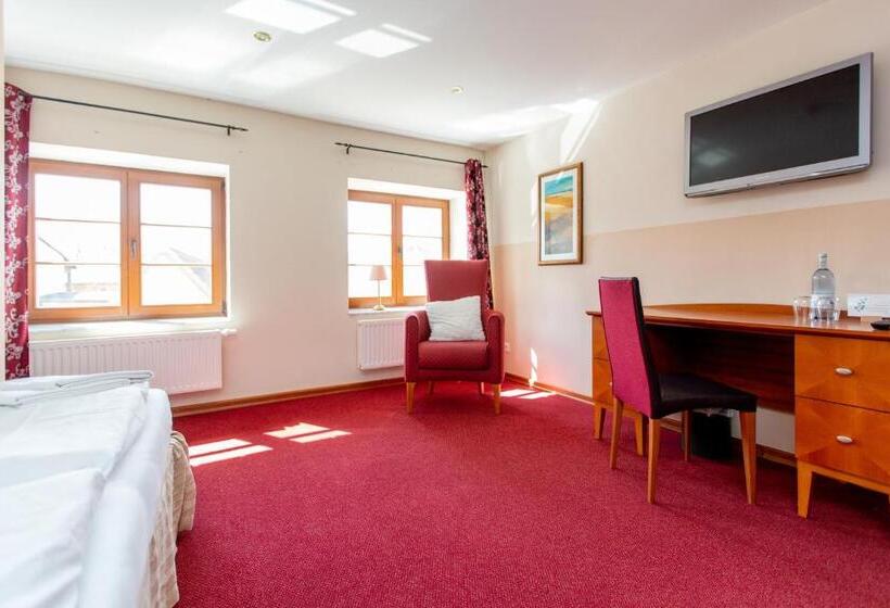 غرفة قياسية, Und Restaurant Haus Sajons