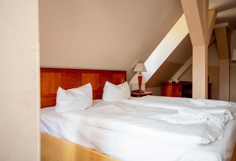 غرفة قياسية, Und Restaurant Haus Sajons