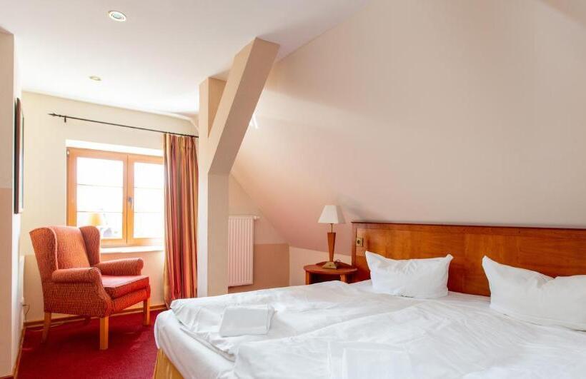 غرفة قياسية, Und Restaurant Haus Sajons