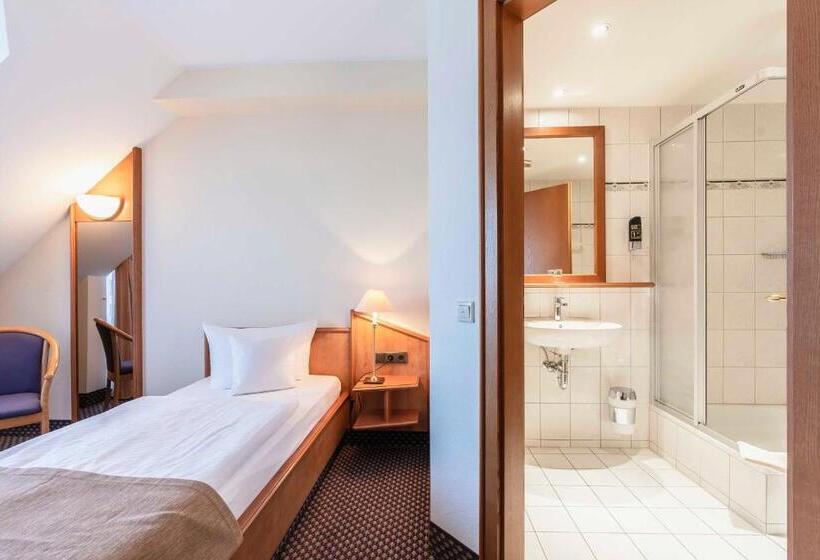 标准单人间, Markgraf