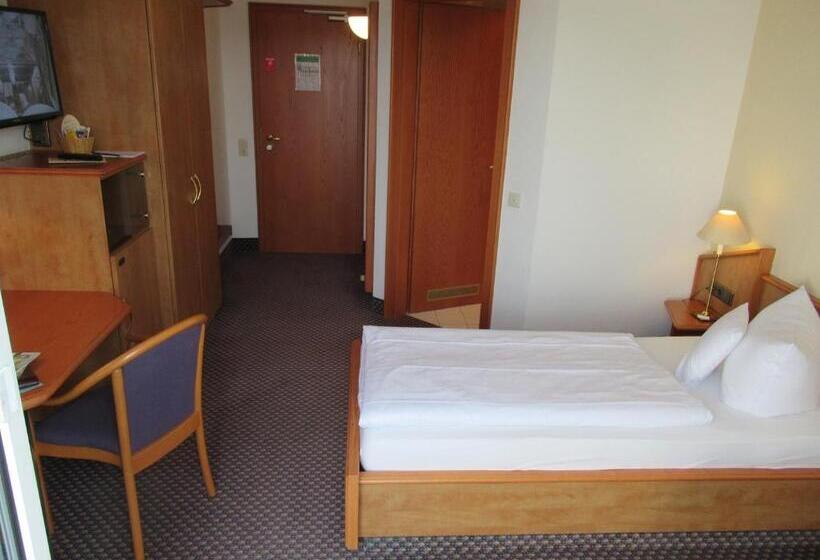 标准单人间, Markgraf