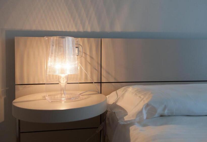 اتاق سوپریور, Piccolo