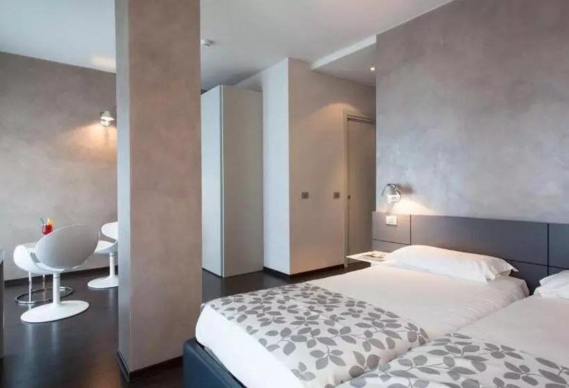 Junior Suite, Piccolo