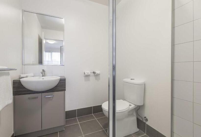 استودیوی استاندارد, Quest Sale