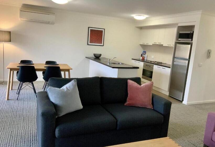 דירת חדר, Quest Sale