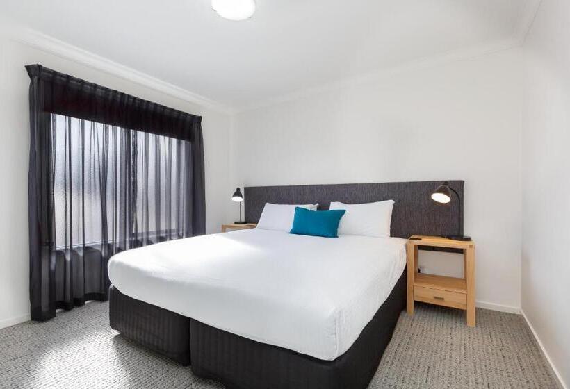 דירת שני חדרים, Quest Sale