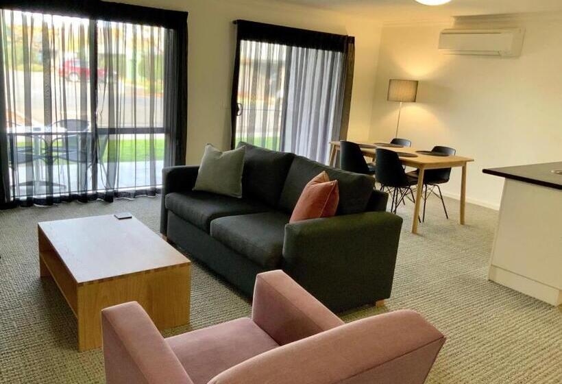 דירת שני חדרים, Quest Sale