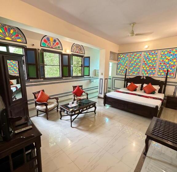 اتاق استاندارد با تخت بزرگ, Rawla Mrignayani Palace