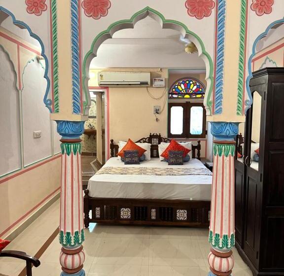 اتاق استاندارد با تخت بزرگ, Rawla Mrignayani Palace