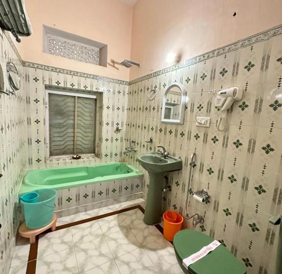 سوییت خانوادگی, Rawla Mrignayani Palace