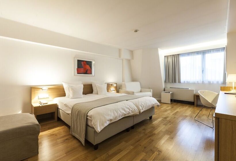 اتاق استاندارد, Simoncini