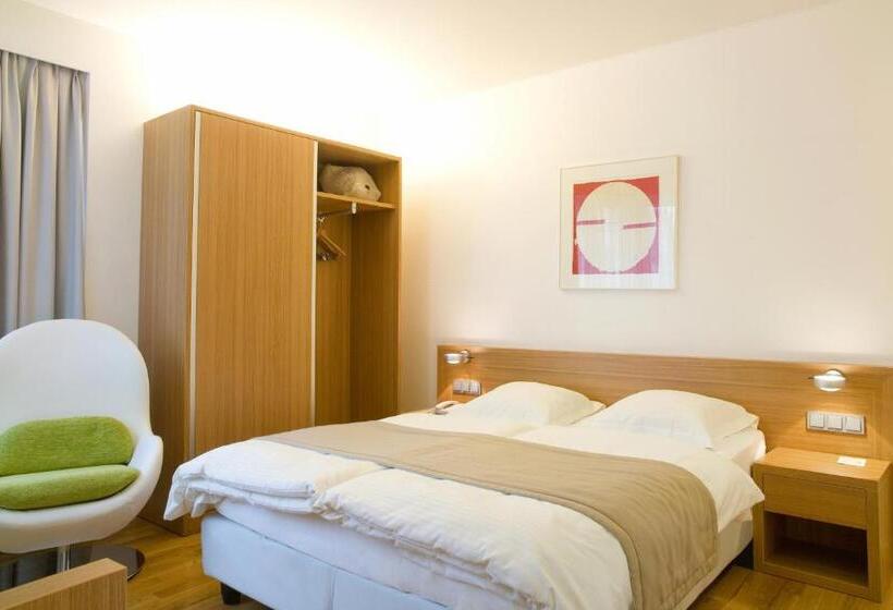 اتاق استاندارد, Simoncini