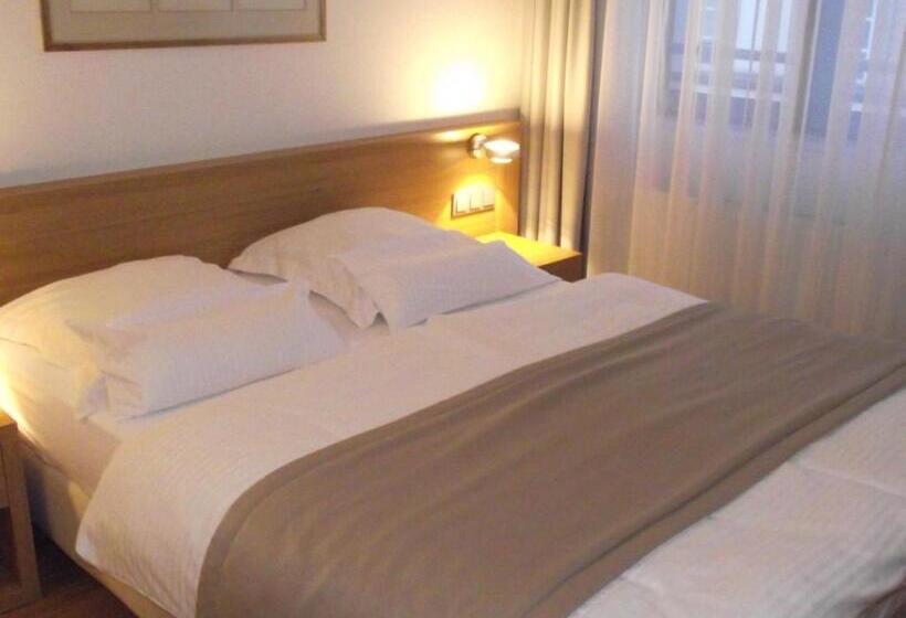 اتاق استاندارد, Simoncini