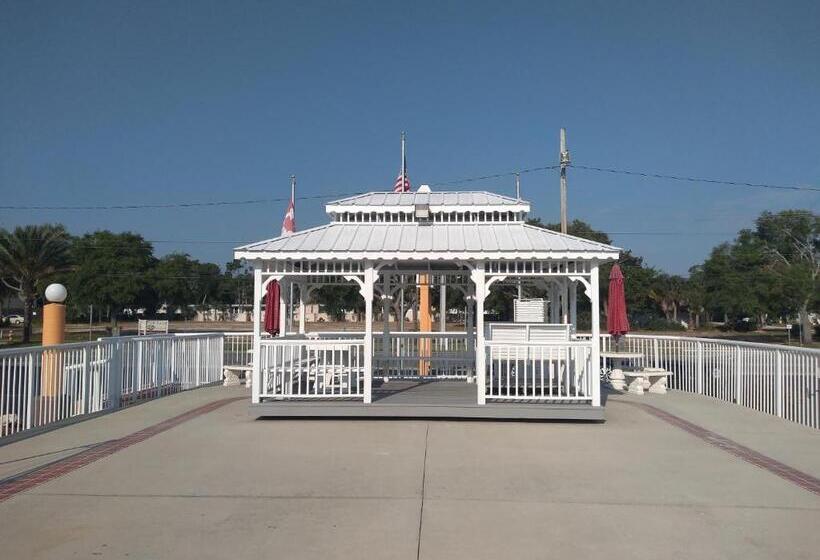 חדר סטנדרט עם מיטת קינג, Super Inn Daytona Beach