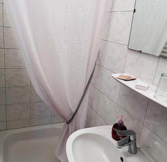 스탠다드 룸, Wald