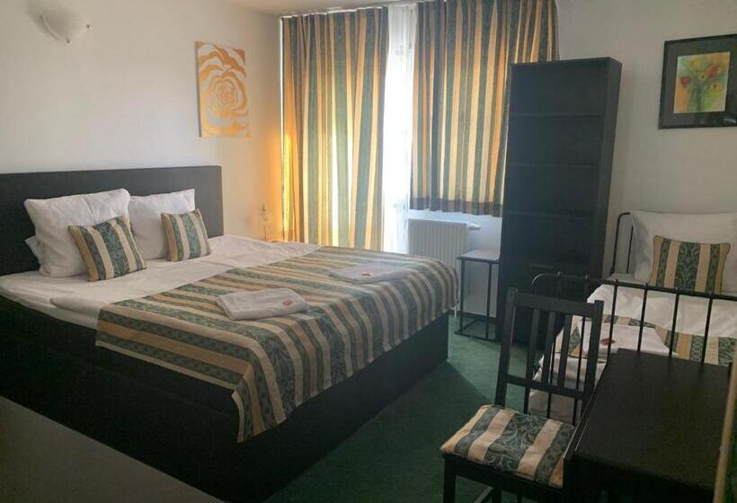 اتاق استاندارد سه نفره, White House