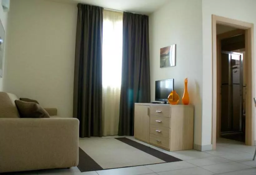 سوییت با چشمانداز دریا, Residence Belmare