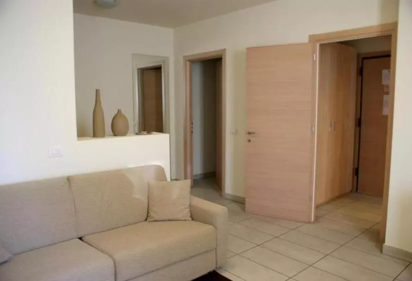 اتاق اکونومی, Residence Belmare