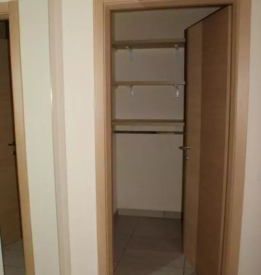 اتاق اکونومی, Residence Belmare