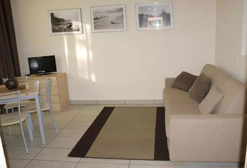 1 Bedroom Apartment