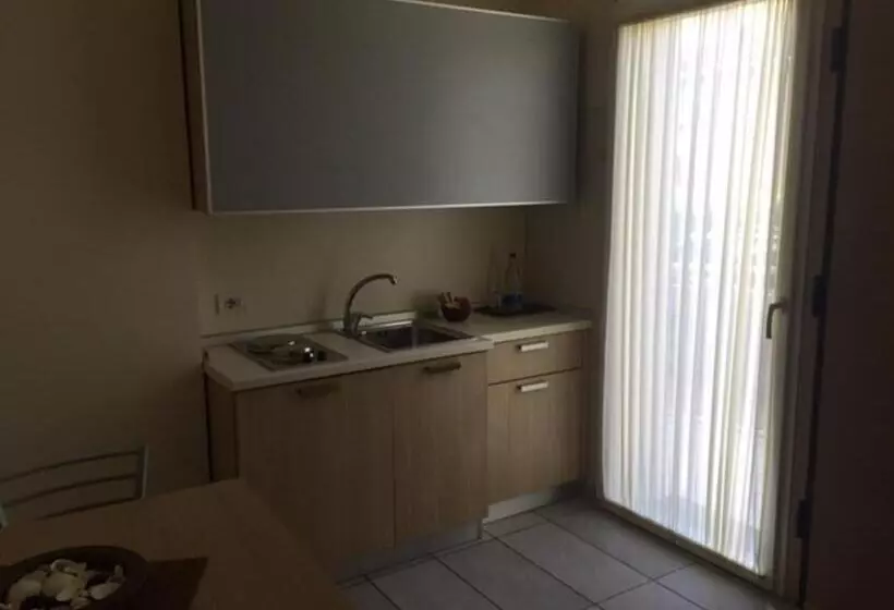 استودیوی استاندارد, Residence Belmare