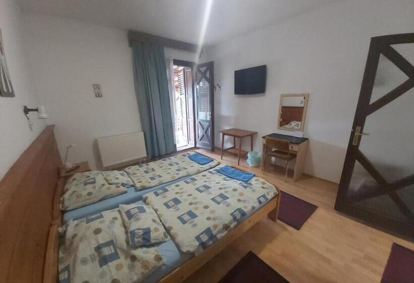 Quarto Estandar, Valcsics Villa Panzió
