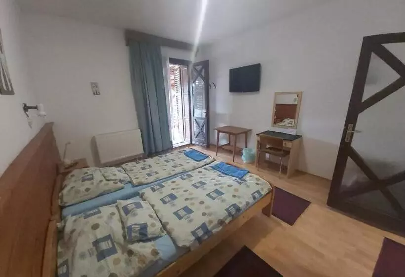 اتاق استاندارد, Valcsics Villa Panzió