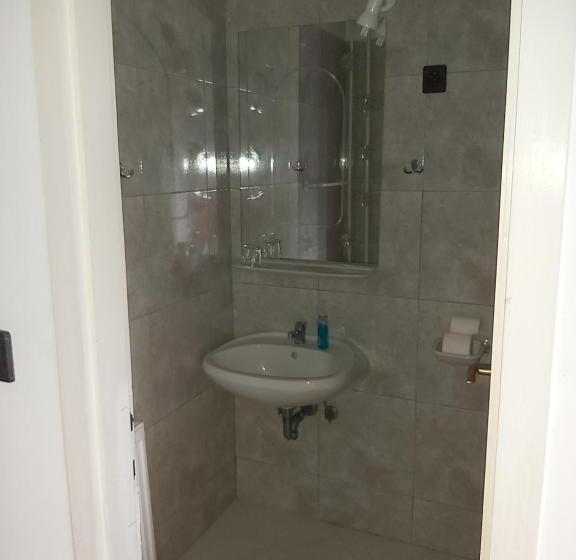 חדר סטנדרט יחיד עם מרפסת, Valcsics Villa Panzió