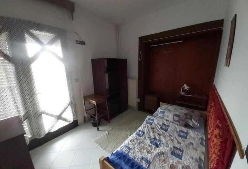 חדר סטנדרט יחיד עם מרפסת, Valcsics Villa Panzió