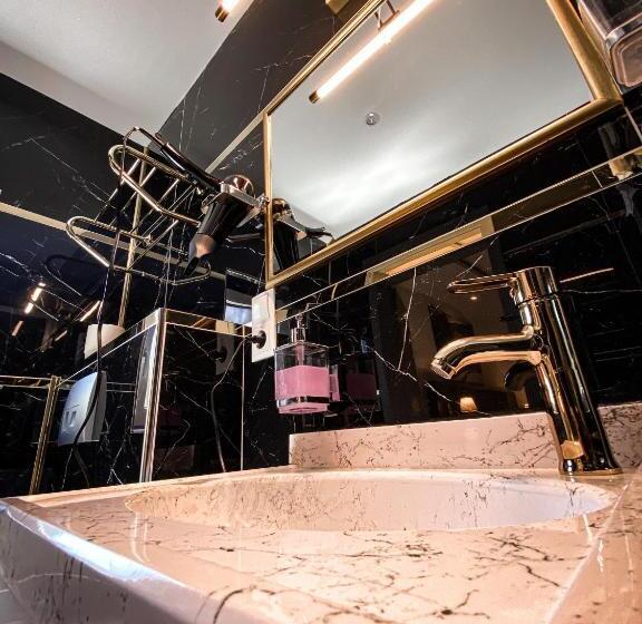 חדר סטנדרט לארבעה, Nring Villa Am Nürburgring