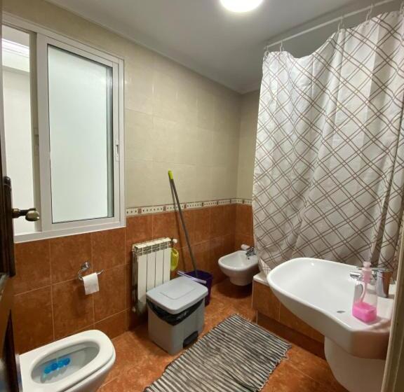 스탠다드 4인용 룸 공용 욕실, Pensión Santa Clara