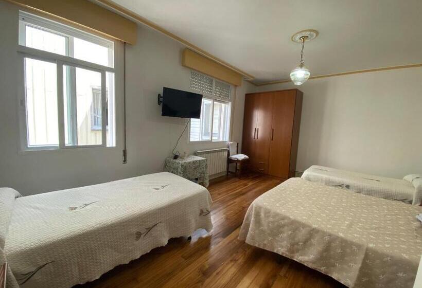 스탠다드 4인용 룸 공용 욕실, Pensión Santa Clara