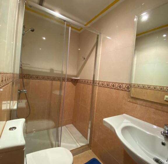 이코노미 룸, Pensión Santa Clara